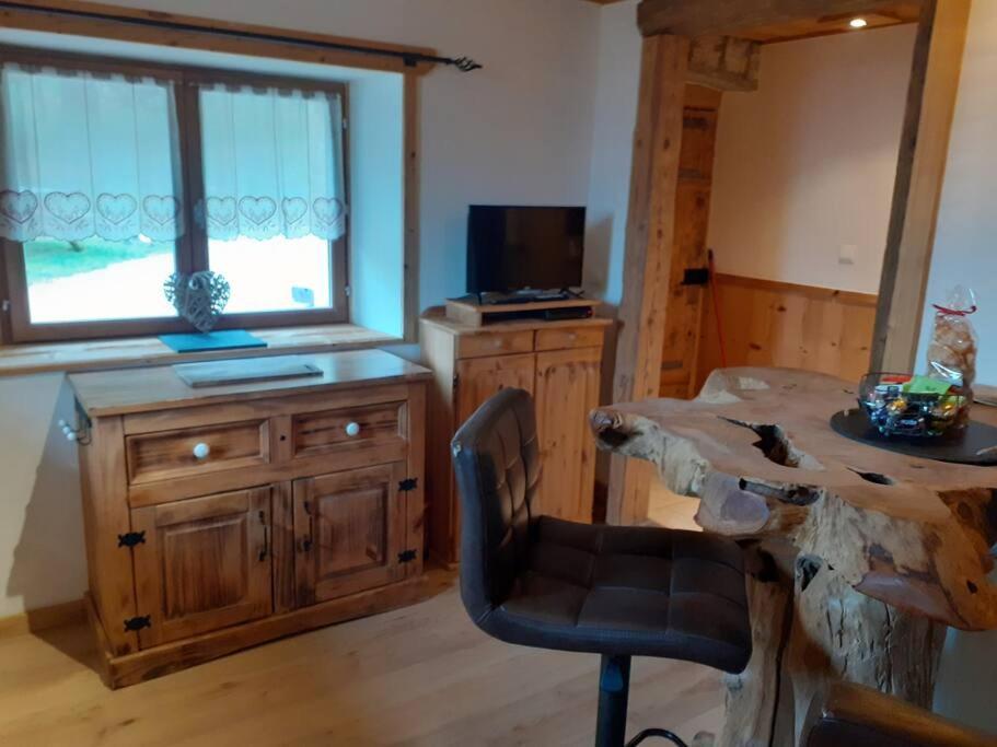 La Grange De Pimberty - Beautiful Apartments 27 Miles From Geneva Vailly Extérieur photo