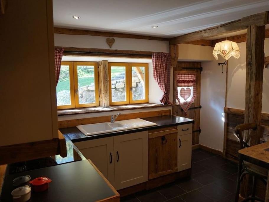 La Grange De Pimberty - Beautiful Apartments 27 Miles From Geneva Vailly Extérieur photo