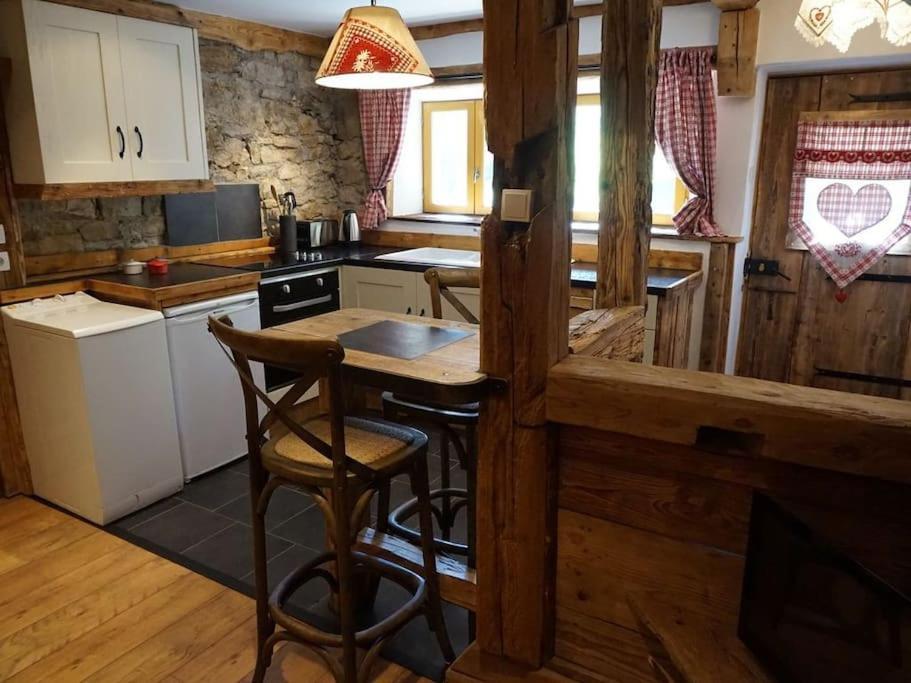 La Grange De Pimberty - Beautiful Apartments 27 Miles From Geneva Vailly Extérieur photo