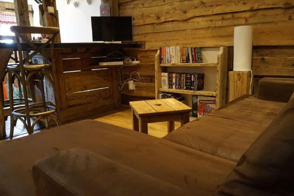 La Grange De Pimberty - Beautiful Apartments 27 Miles From Geneva Vailly Extérieur photo
